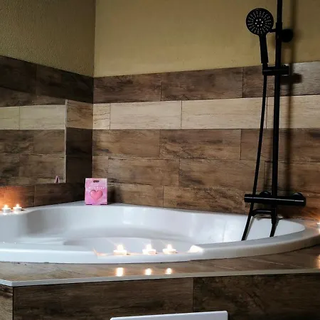 Semesterbostad Na Divokom Vrsku *